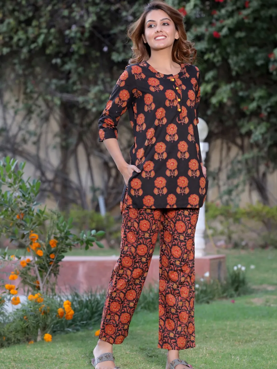 Jaipur Kurti Black Ethnic Print Straight Cotton Short Kurta With Pyjamas