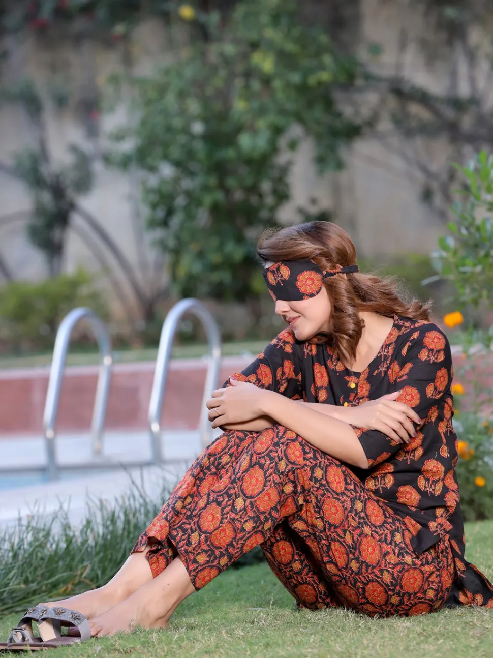 Jaipur Kurti Black Ethnic Print Straight Cotton Short Kurta With Pyjamas