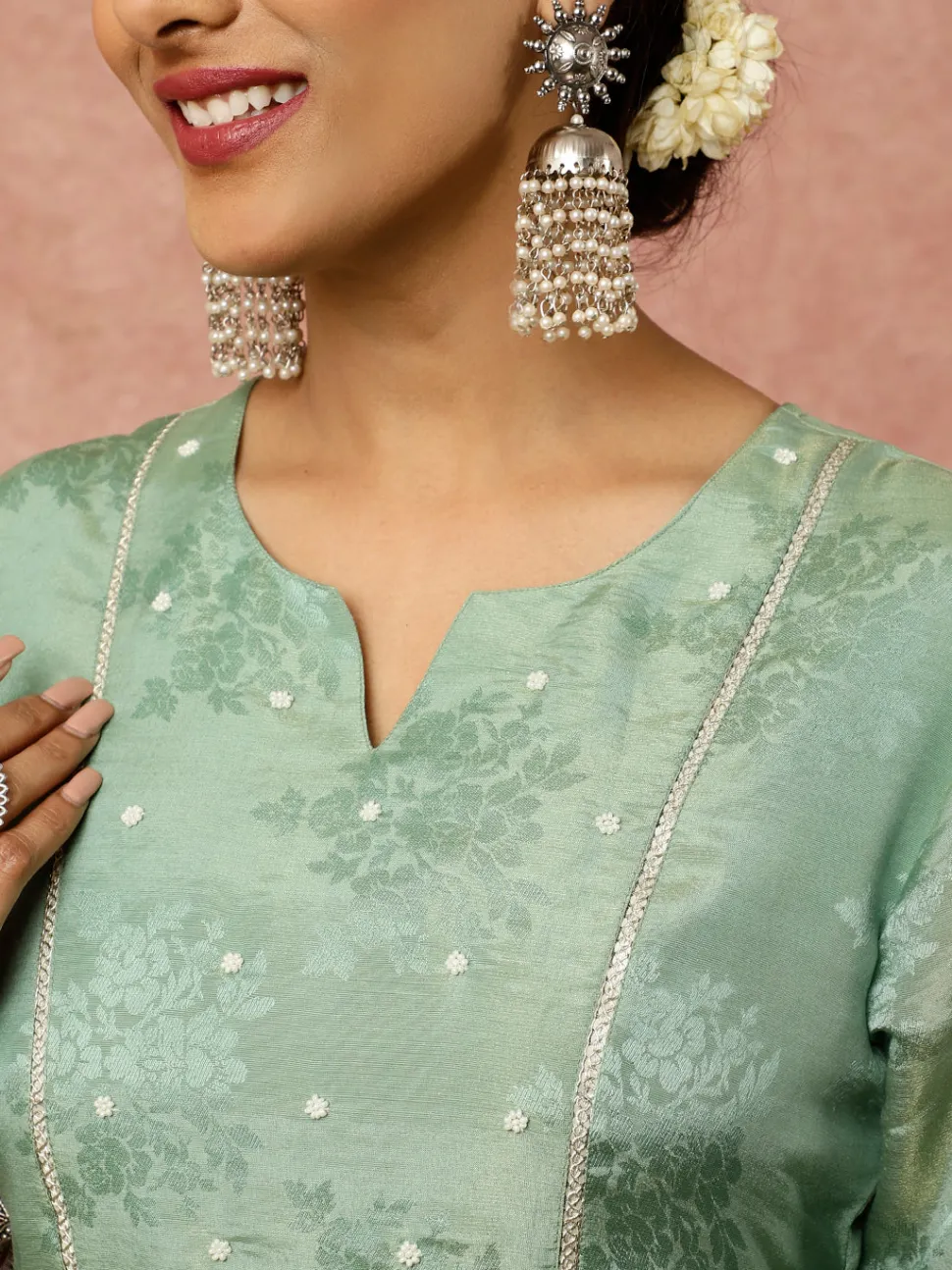 Jaipur Kurti Embellished Pure Jacquard Silk Straight Kurta With Pants And Organza Dupatta