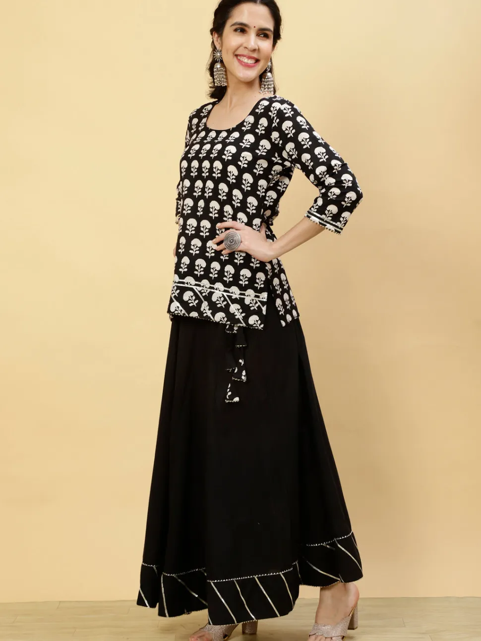 Jaipur Kurti Ethnic Printed Short Kurti With Skirt And Dupatta