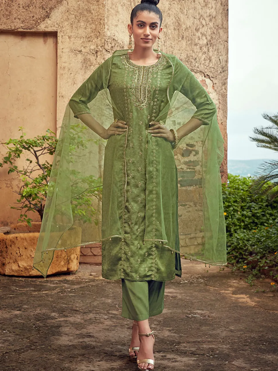Jaipur Kurti Embellished Silk Kurta With Silk Blend Pants And Net Embellished Dupatta