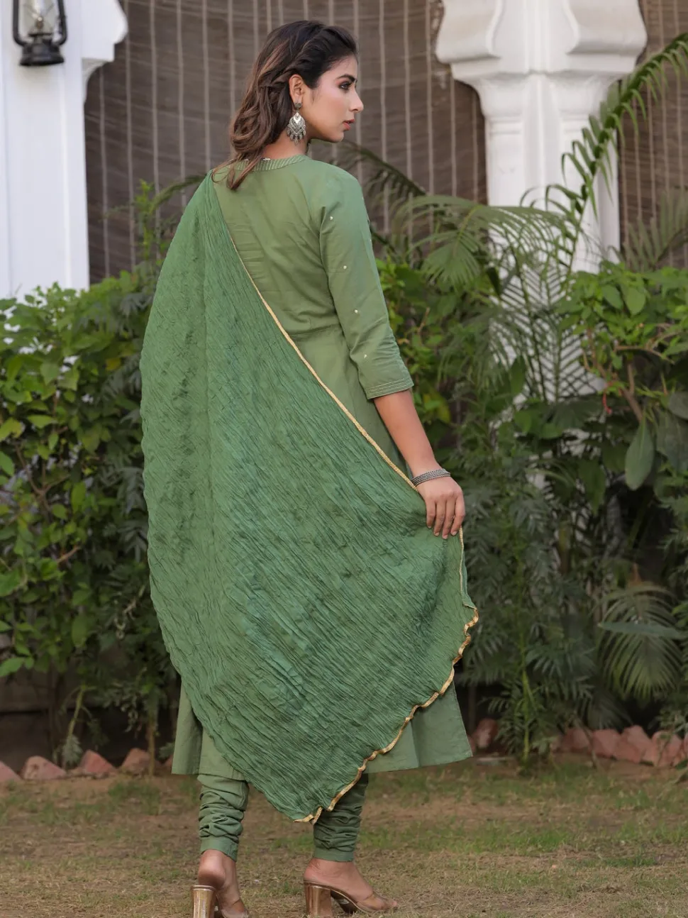 Jaipur Kurti Green Embroidered Straight Viscose Musline Kurta With Pant & Net Dupatta
