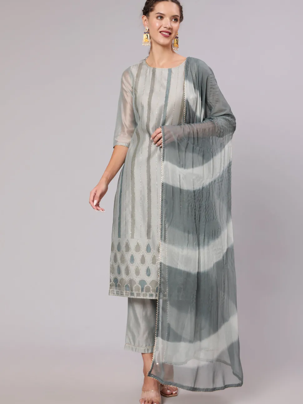 Jaipur Kurti Grey Chanderi Printed Kurta With Solid Chanderi Pant And Tie & Dye Dupatta With Lace