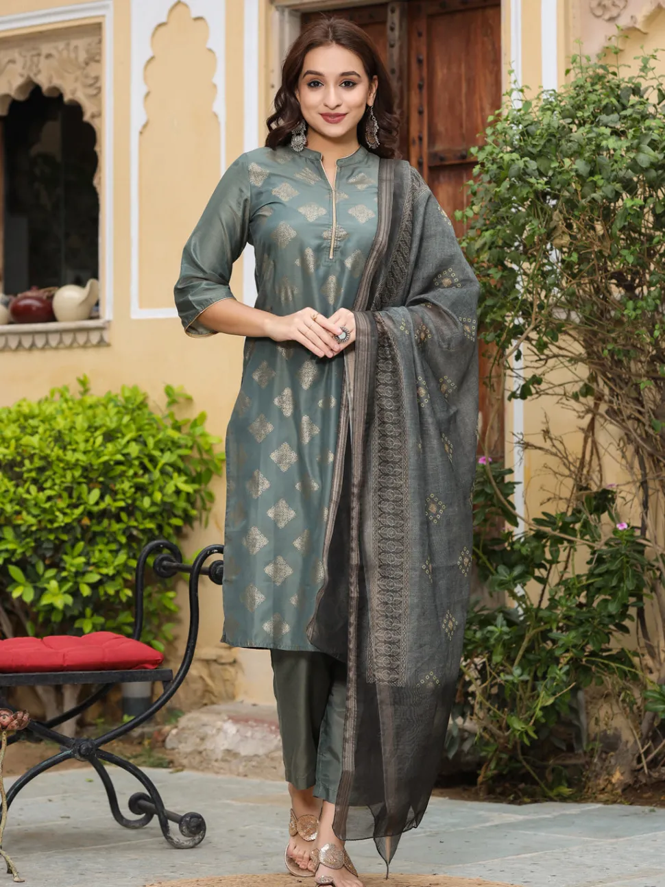 Jaipur Kurti Grey Ethnic Motifs Print Silk Blend Kurta with Pants & Dupatta