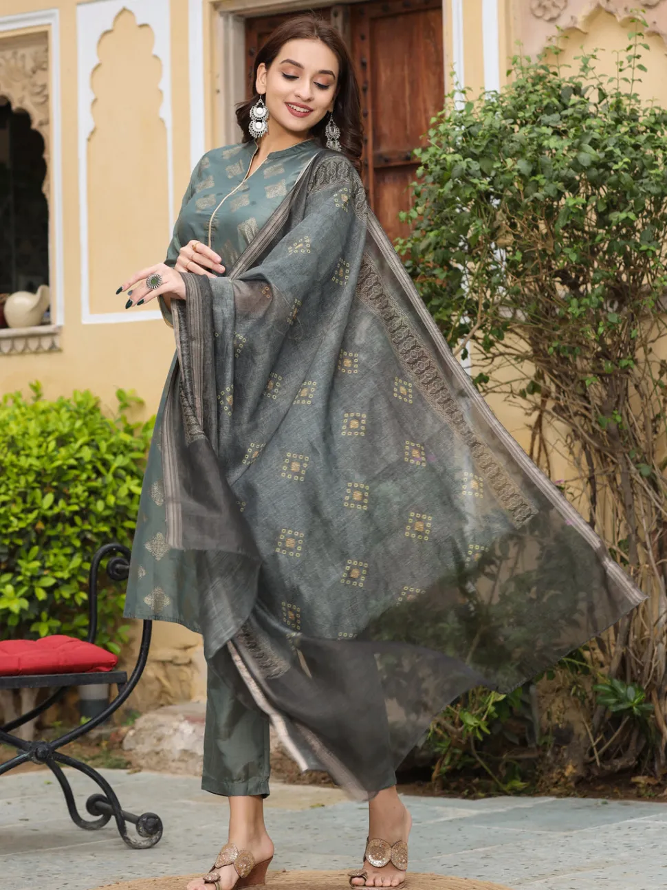 Jaipur Kurti Grey Ethnic Motifs Print Silk Blend Kurta with Pants & Dupatta