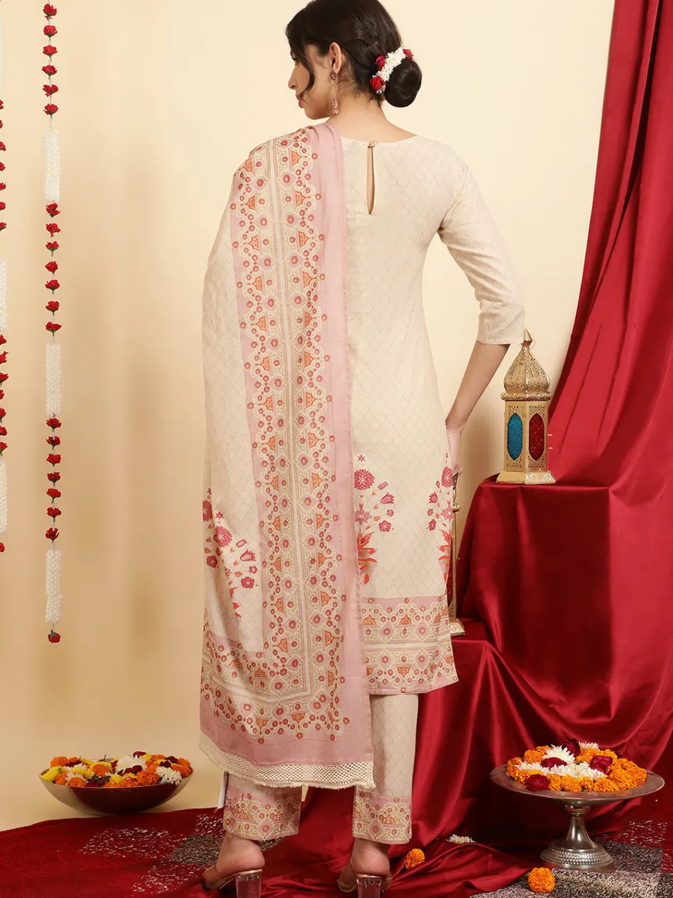 Jaipur Kurti Ethnic Motif Guldasta Cotton Straight Kurta With Pants And Dupatta