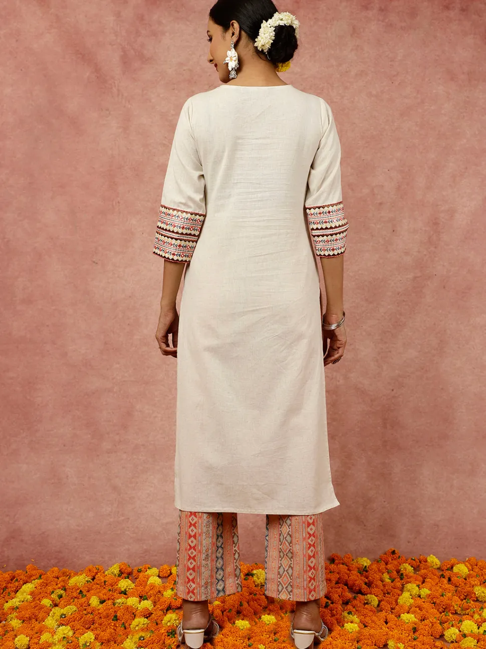 Jaipur Kurti Mirror Embroidered Straight Kurta With Geometric Printed Pants