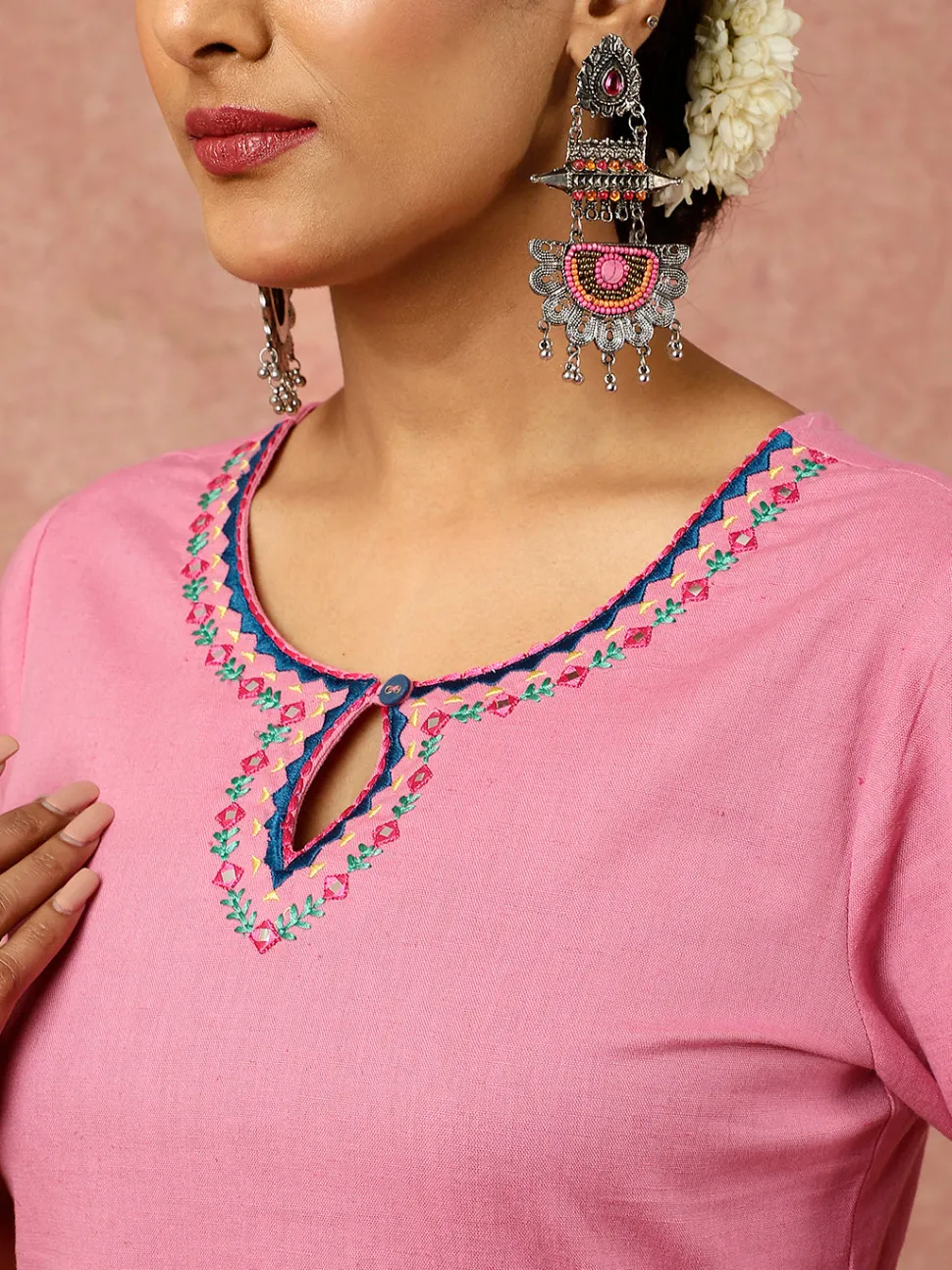 Jaipur Kurti Mirror Embroidered Straight Kurta With Geometric Printed Pants