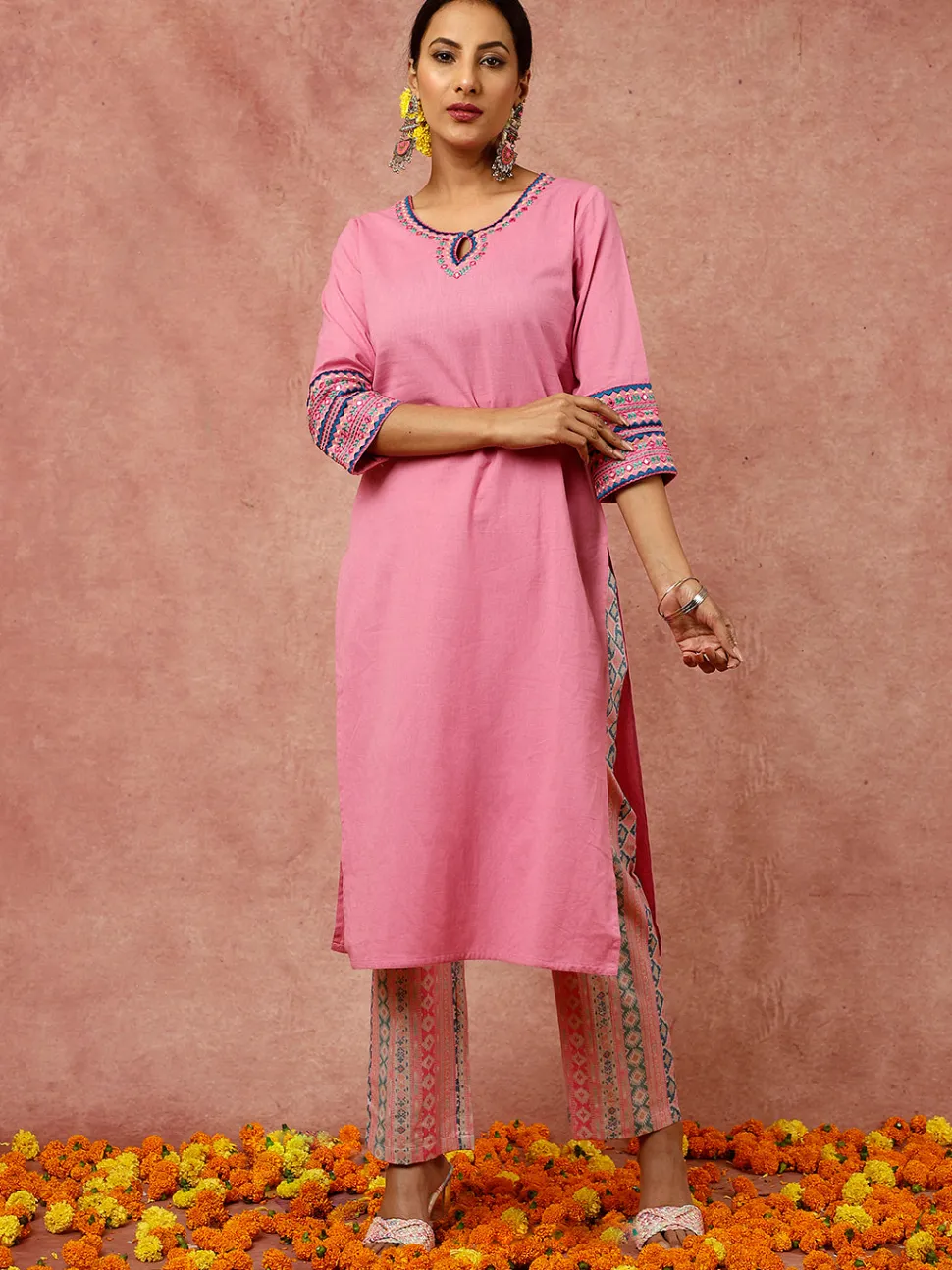 Jaipur Kurti Mirror Embroidered Straight Kurta With Geometric Printed Pants
