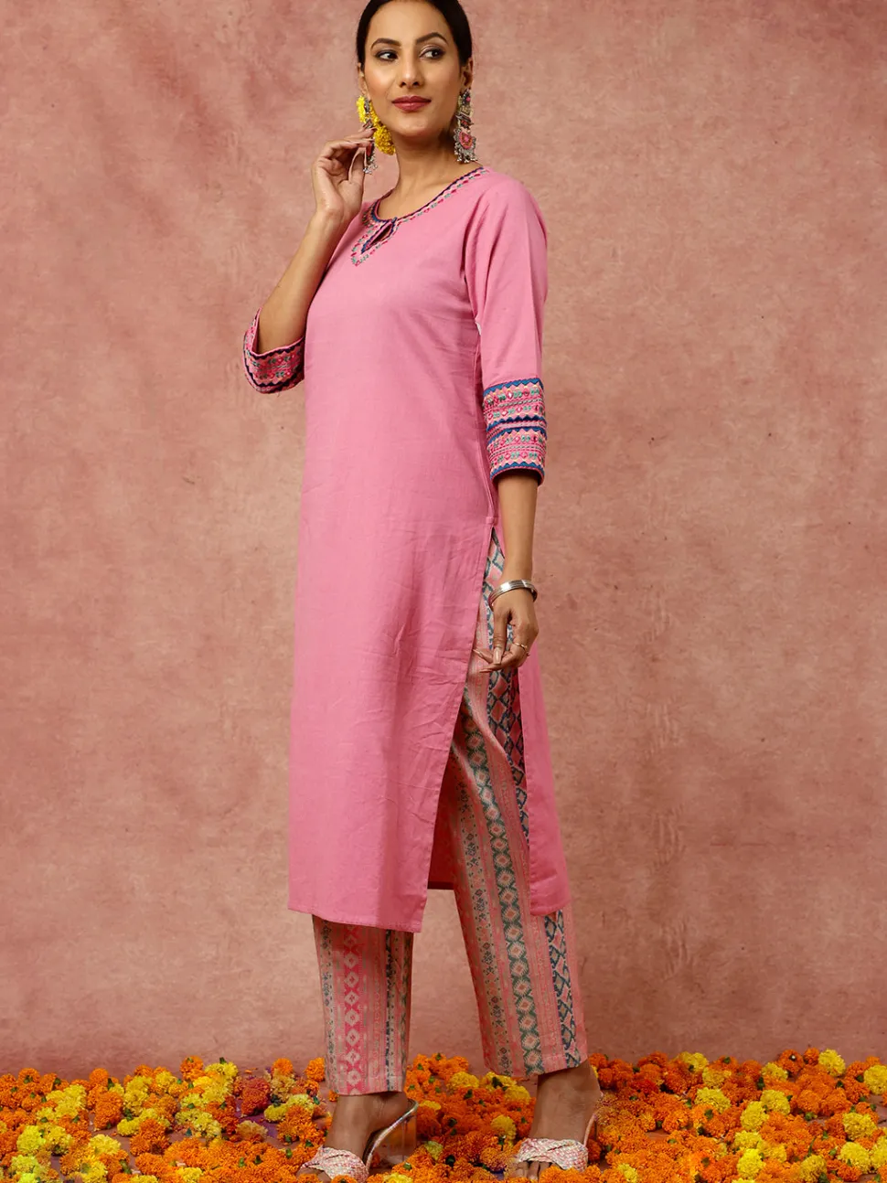 Jaipur Kurti Mirror Embroidered Straight Kurta With Geometric Printed Pants