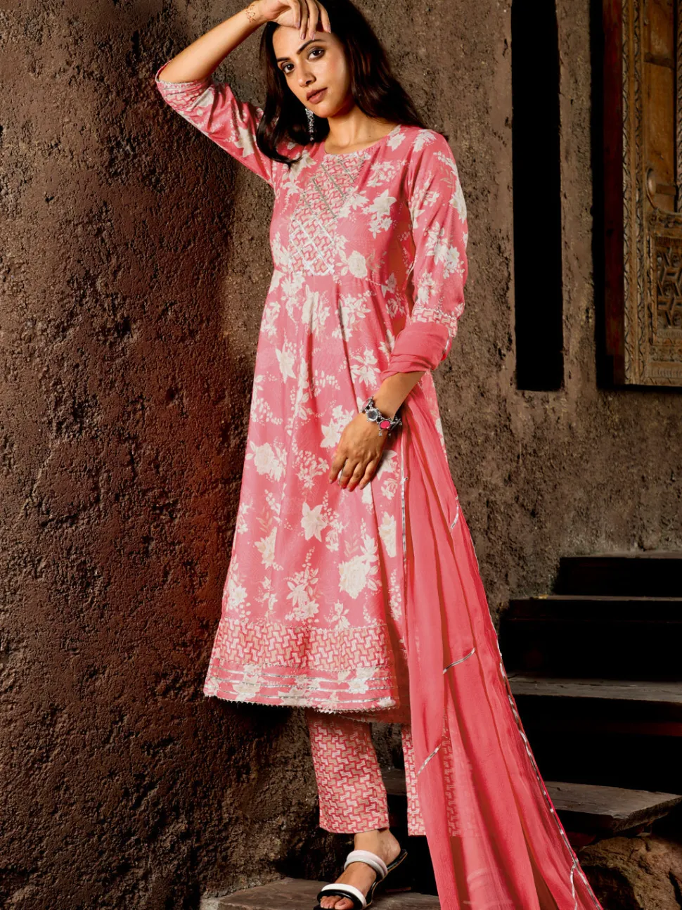 Jaipur Kurti Floral Print Flared Kurta With Pants And Dupatta