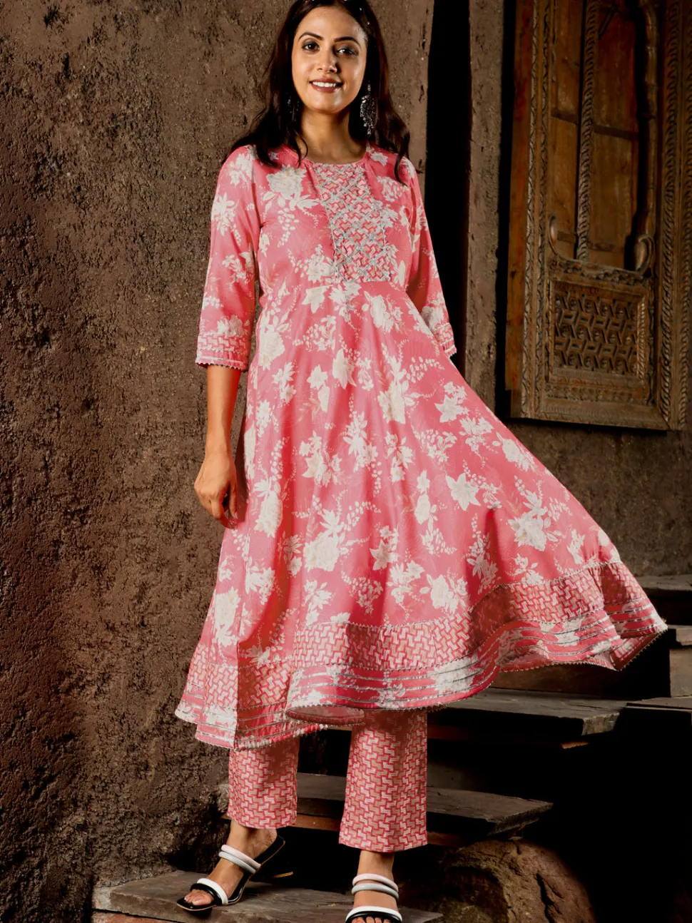 Jaipur Kurti Floral Print Flared Kurta With Pants And Dupatta