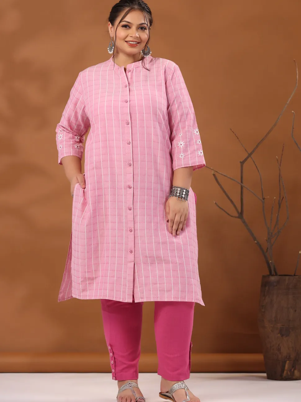 Jaipur Kurti Plus Size Self Weave Checks Straight Embroidered Kurta With Solid Pants
