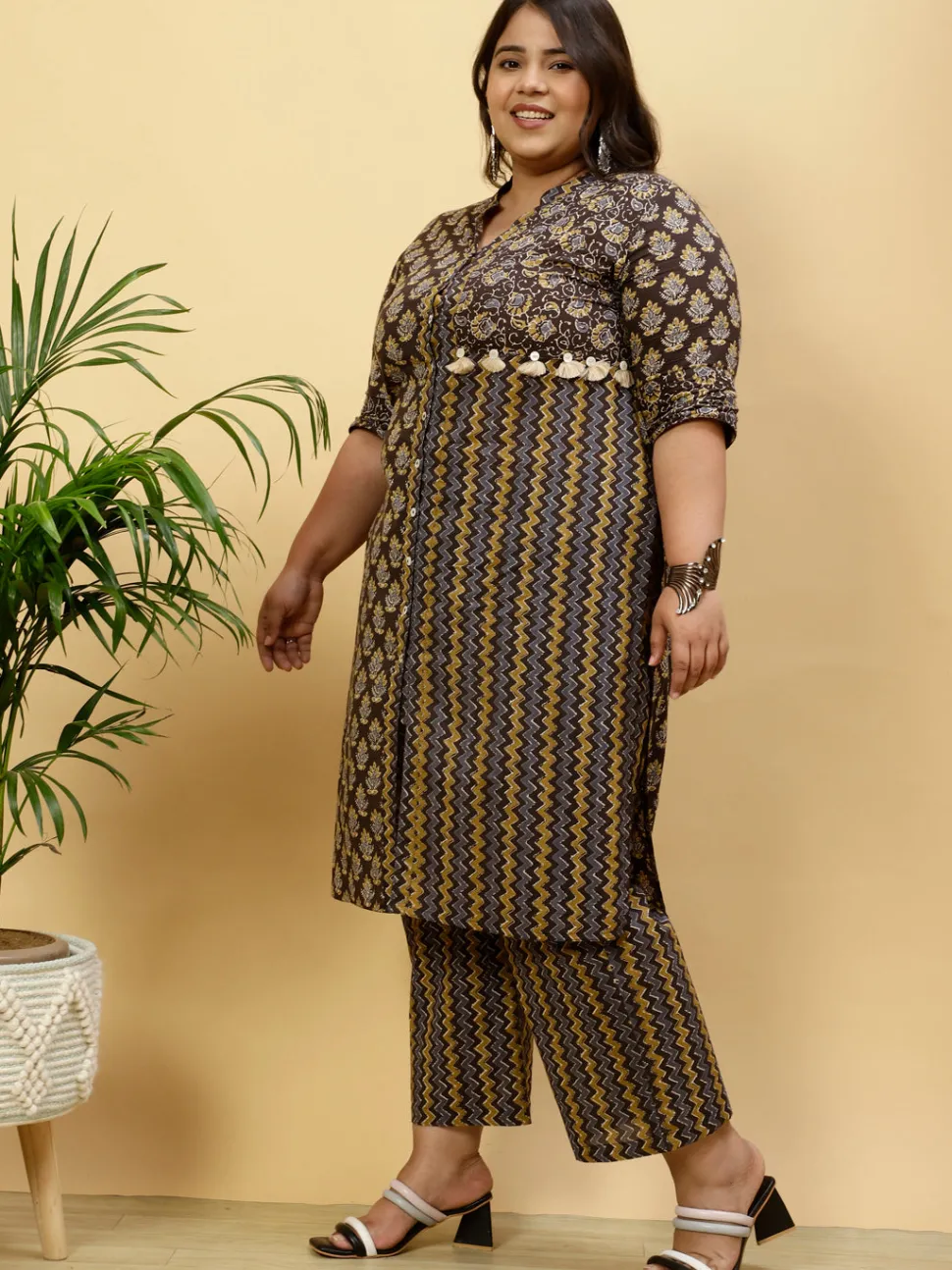 Jaipur Kurti Plus Size Charcoal Grey Ethnic Printed Straight Kurta With Pants