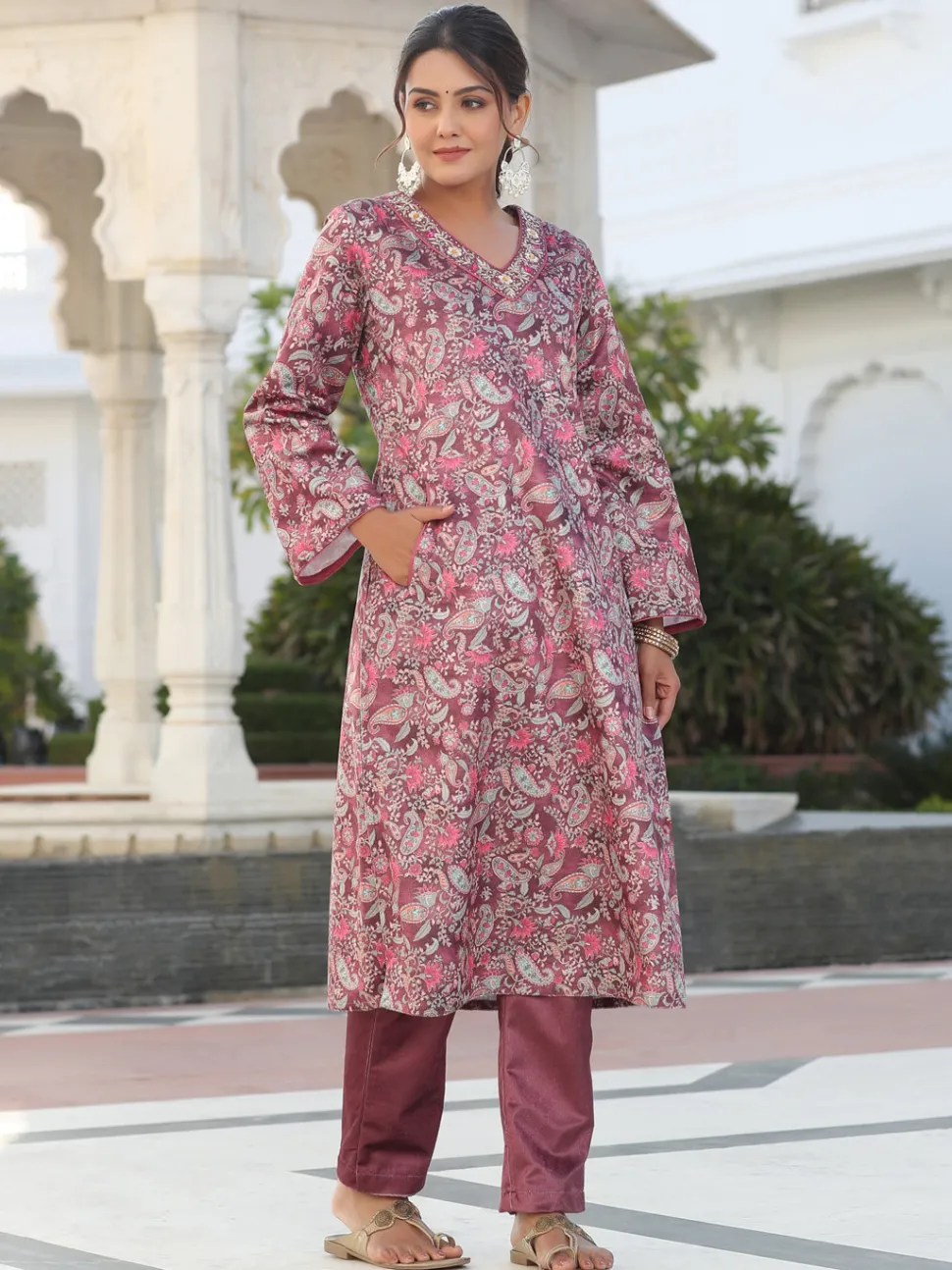 Jaipur Kurti Velvet Printed Embroidered Kurta Pair With Solid Velvet Pant