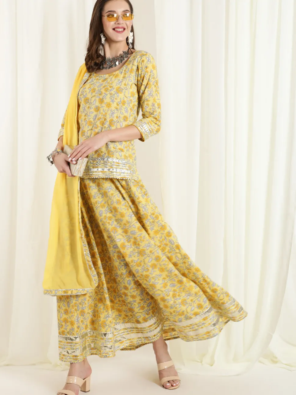 Jaipur Kurti Floral Print Short Kurta With Skirt And Dupatta